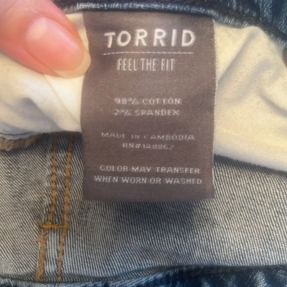 Torrid feel the fit Denim Blue Women's Shorts size: 18 - Picture 7 of 7